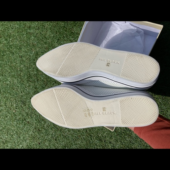 NWT All Black women’s white platform sneakers - Picture 3 of 4